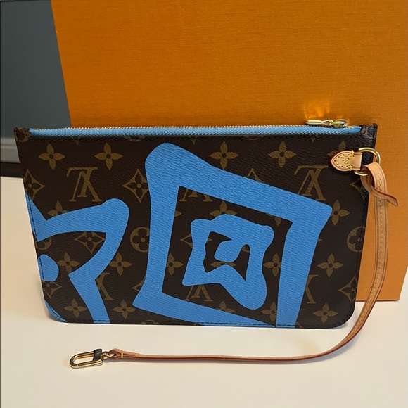 Louis Vuitton Tahitienne Cities Destination Mykonos zip pouch💙💙 - Picture 5 of 11